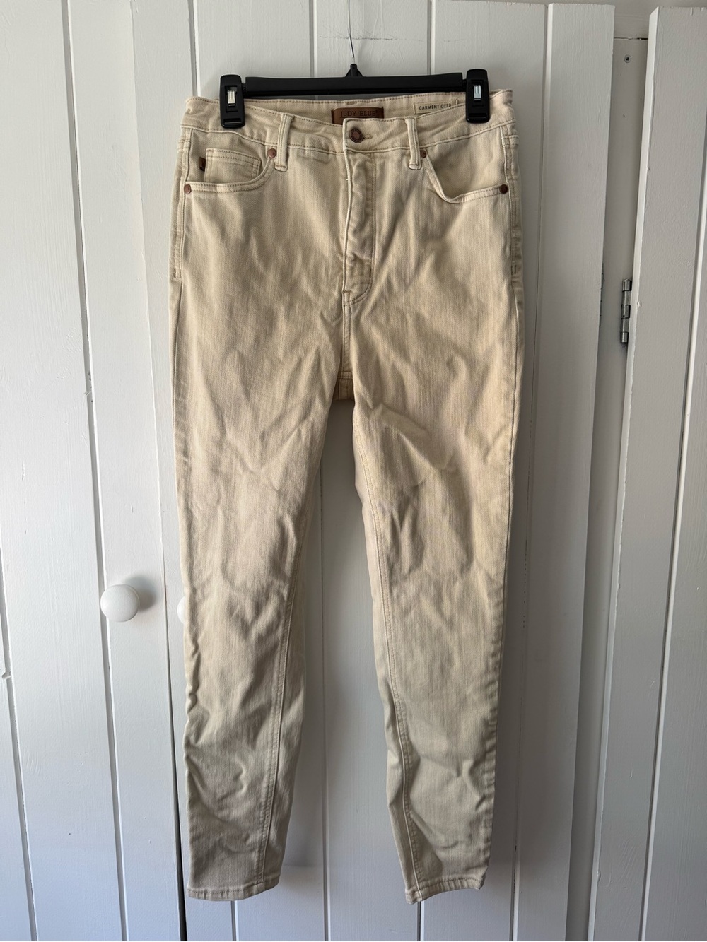 Judy Blue Cream High-Rise Skinny Jeans